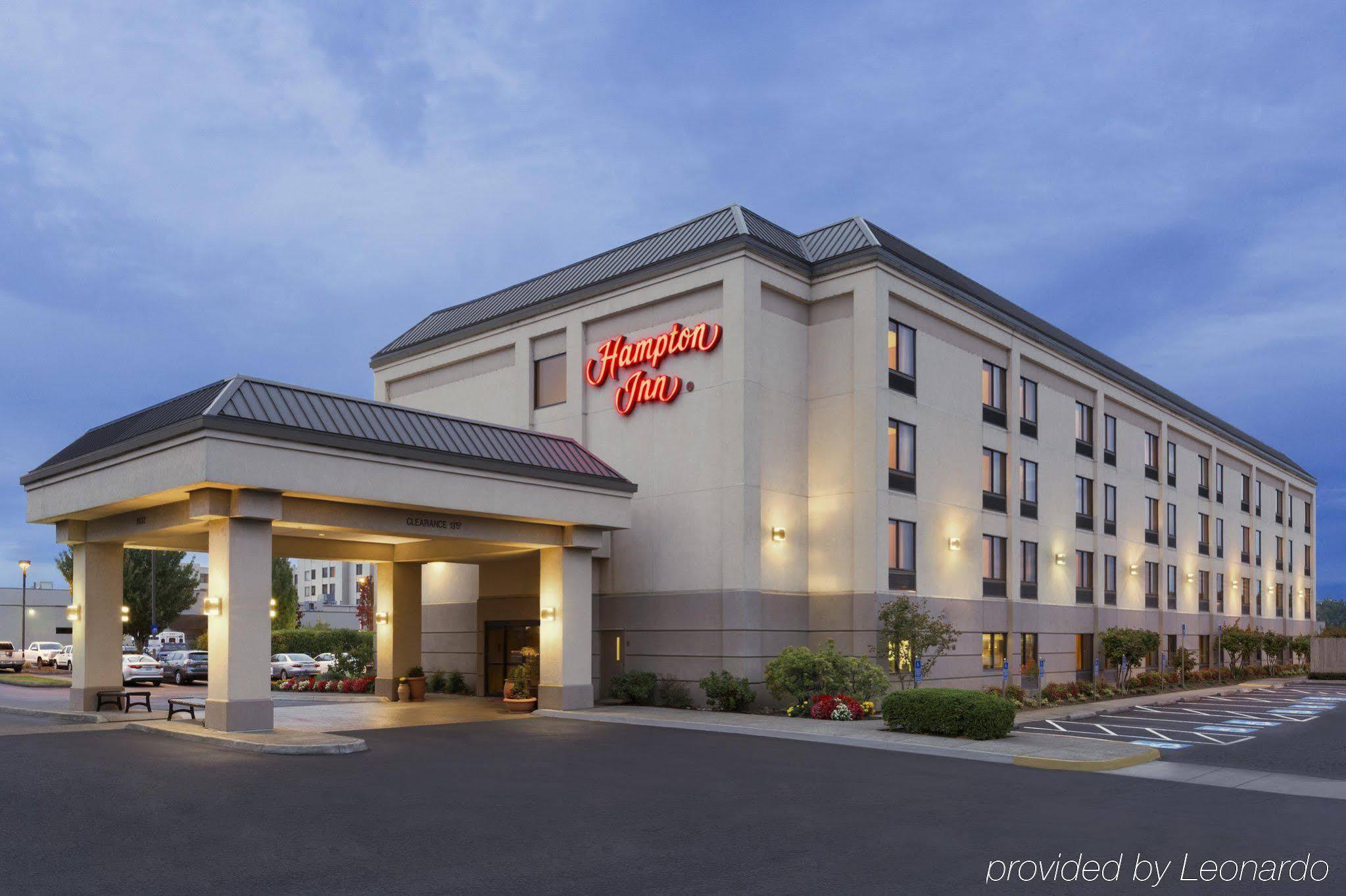 Hampton Inn Portland Airport Exterior photo